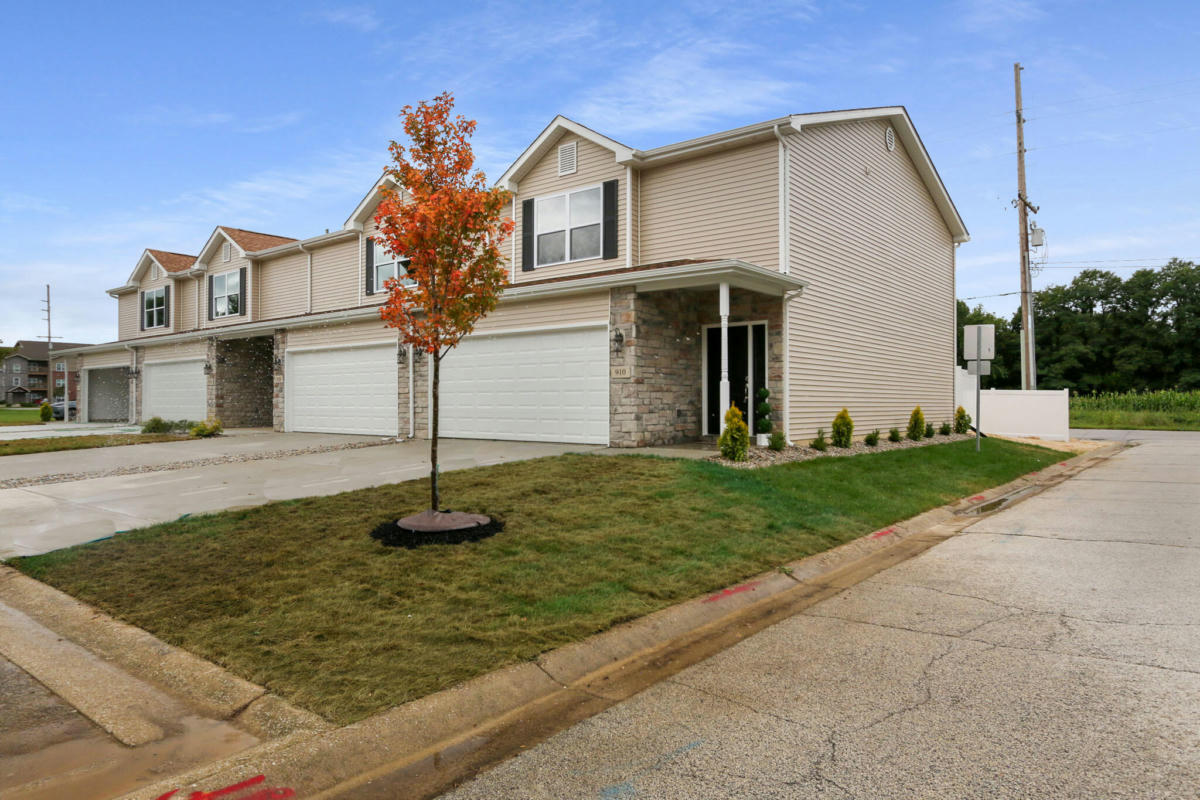 940 PENNY CT, HOBART, IN 46342, photo 1 of 37